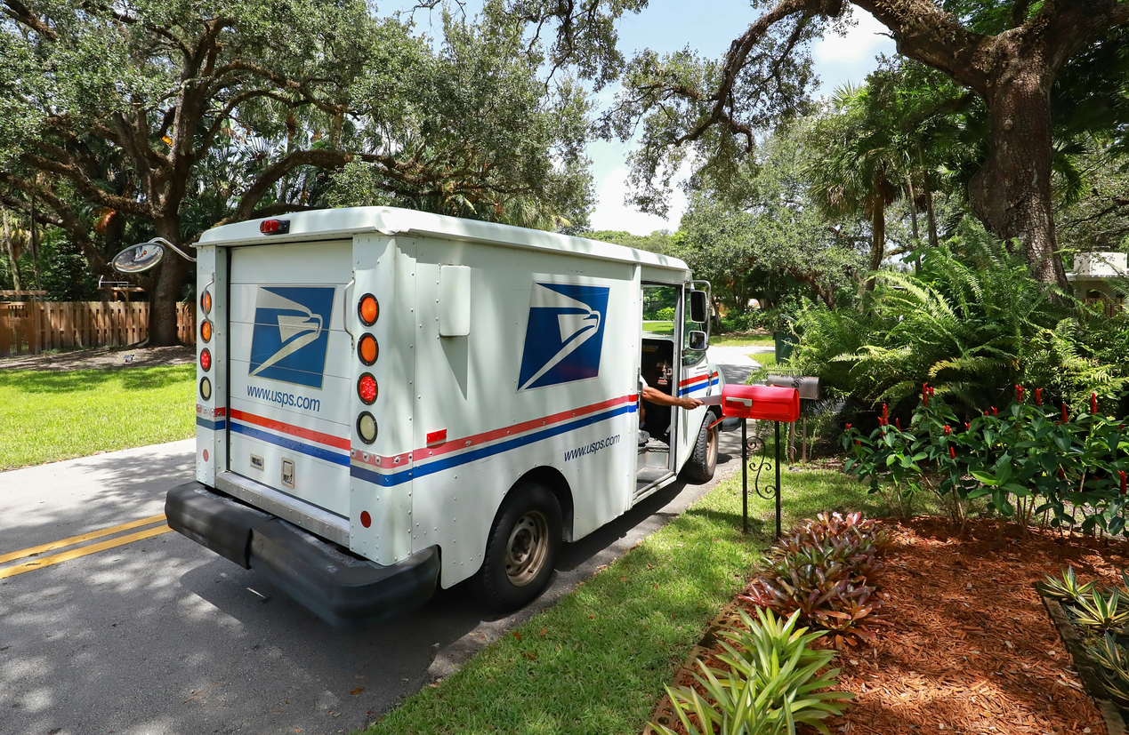 What Are My Options After an Accident With a USPS Mail Truck in Las Vegas, Nevada?